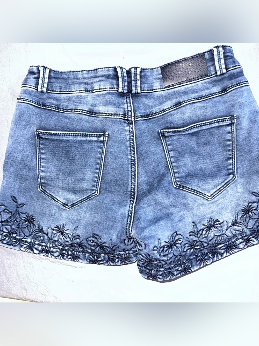 Y2K Embroidered Hem Denim Women's Shorts size large